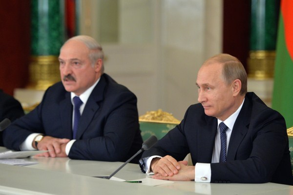 In Ruble Crisis, Belarus Balances Between Russia and the West | World ...