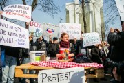 People protest against the parliamentary election results in Chisinau, Moldova, March 21, 2019 (Photo by Dmitrij Osmatesko for Sputnik via AP).