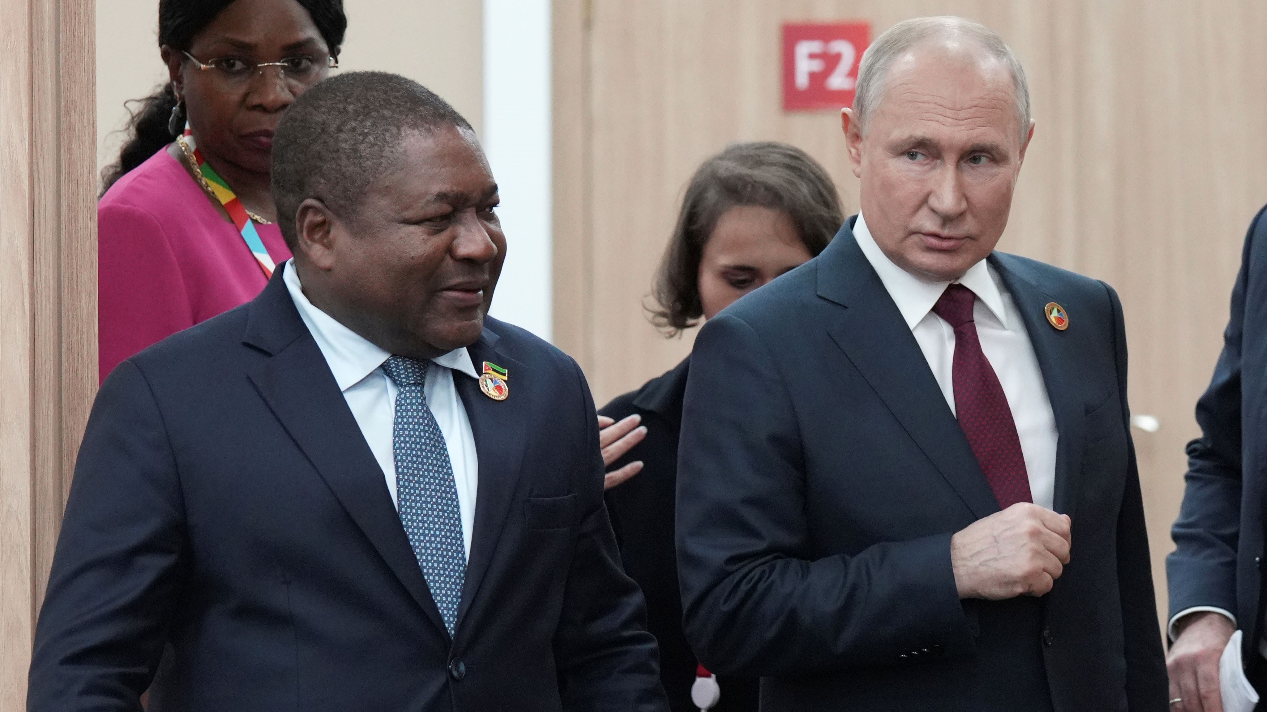 Russian President Vladimir Putin and Mozambique President Filipe Nyusi